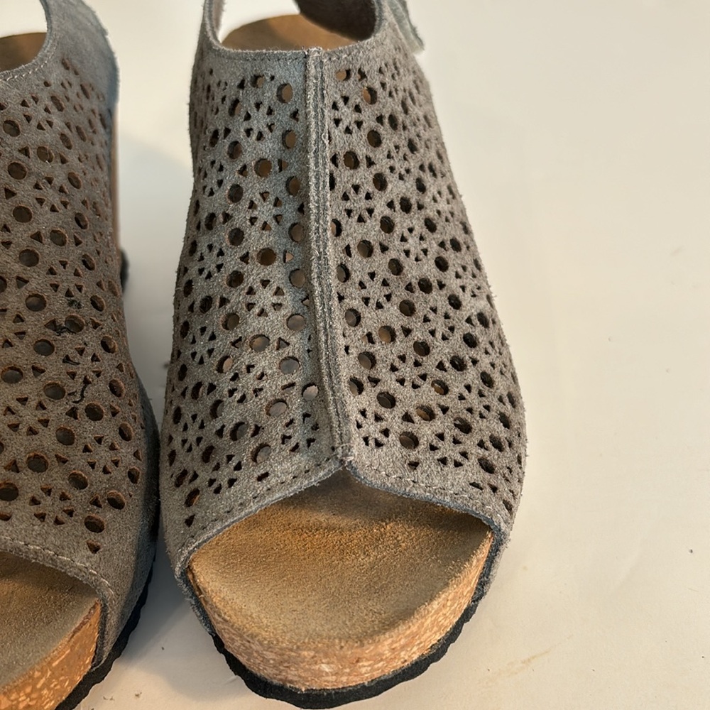Platform Suede Shoe - Picture 6 of 7
